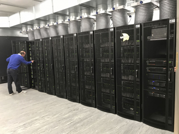 Supercomputer